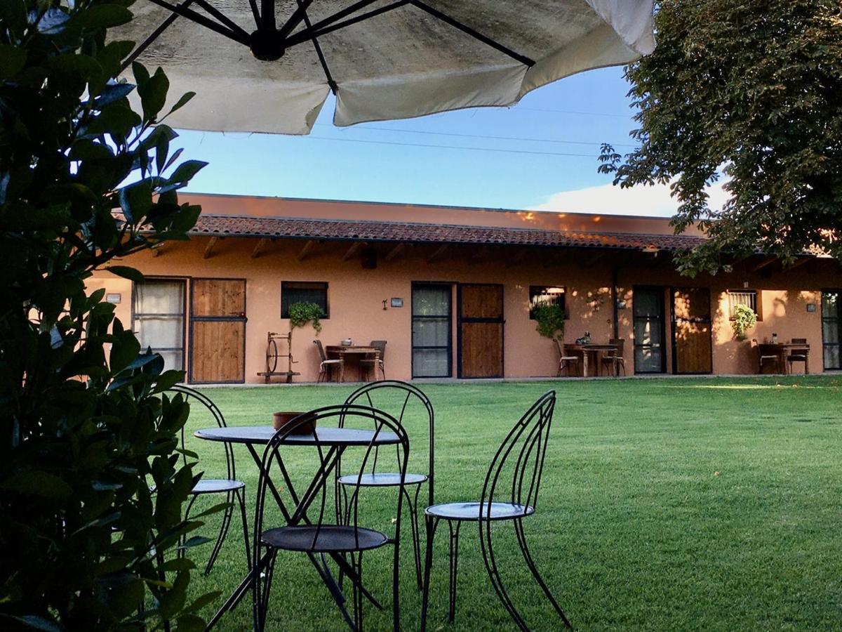 Societa Agricola Le More Agriturismo La Dondina 부드리오 외부 사진