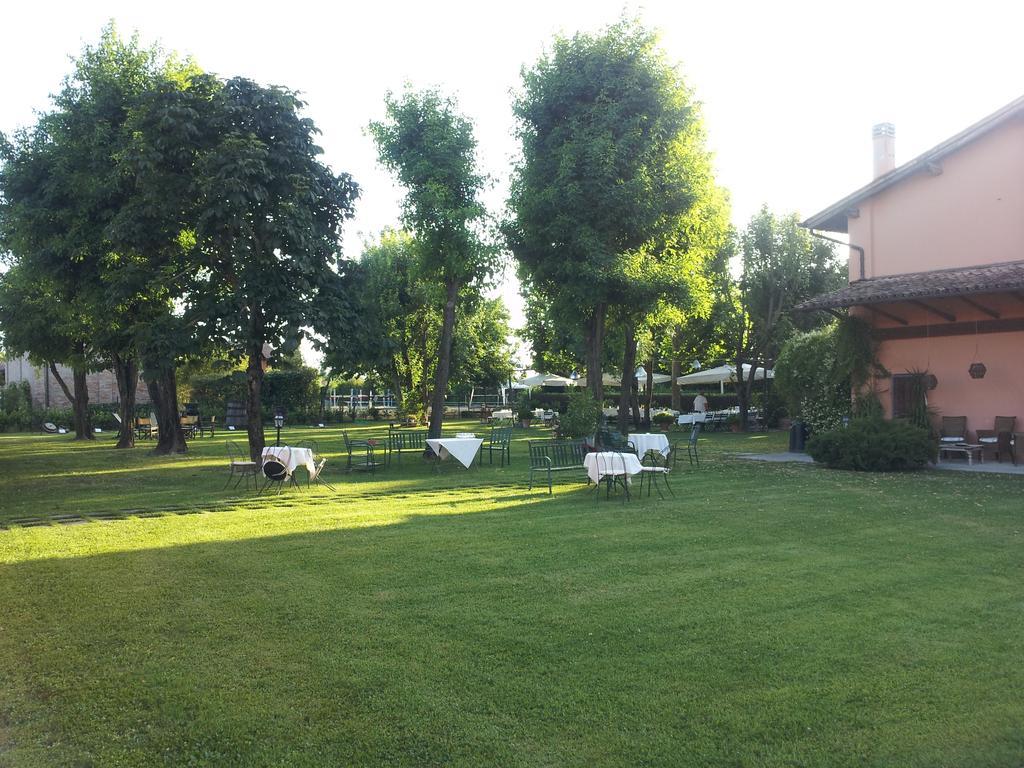 Societa Agricola Le More Agriturismo La Dondina 부드리오 외부 사진